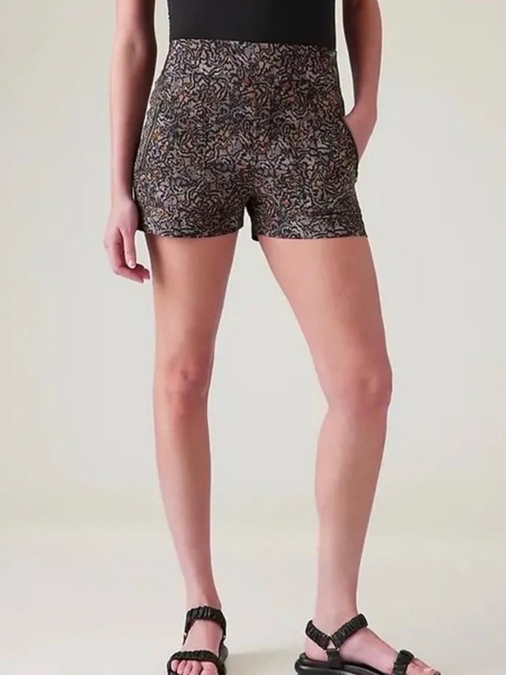 Athleta Trekkie North Short, Size 4